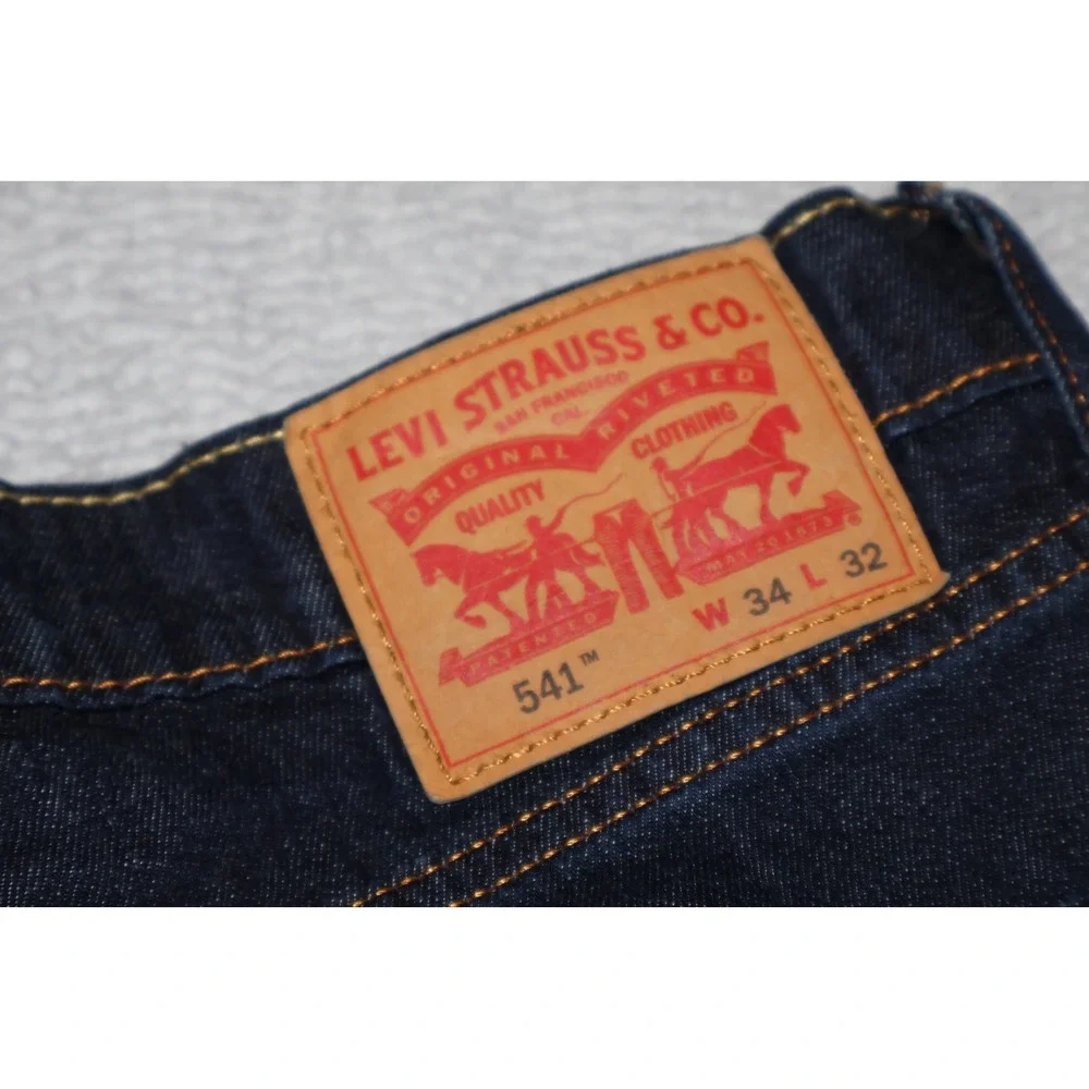 Levi's Strauss & Co. 541 Athletic Taper Men 34x31 Dark Wash Indigo Denim Jeans